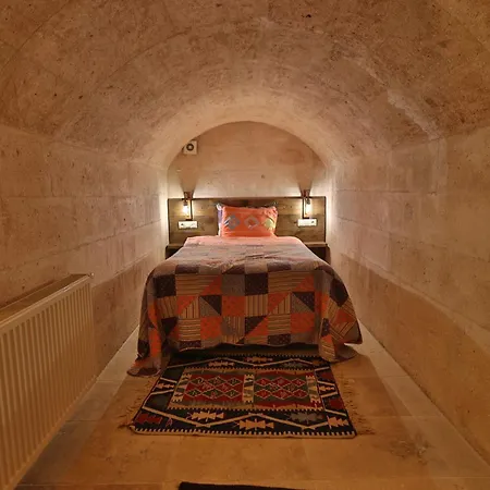 Demisos Caves Отель Mustafapasa