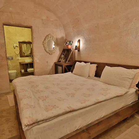 Demisos Caves 3*