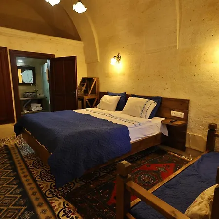 Demisos Caves Отель Mustafapasa