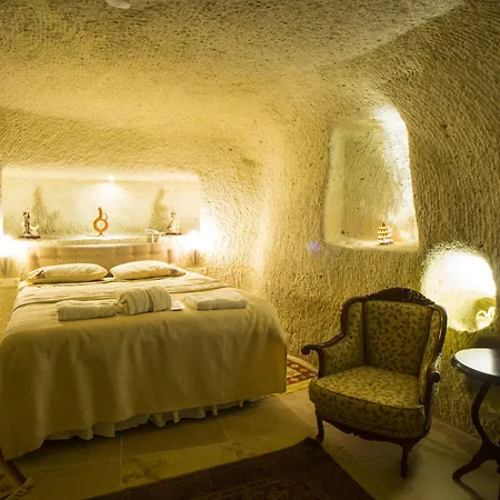 Demisos Caves 3*