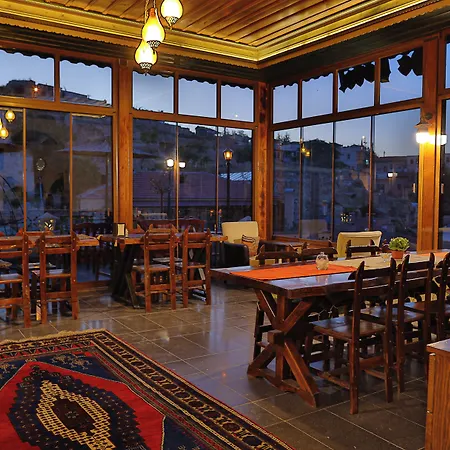 Hotel Demisos Caves 3*