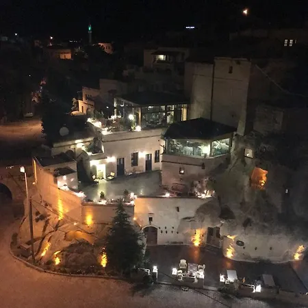 Demisos Caves
